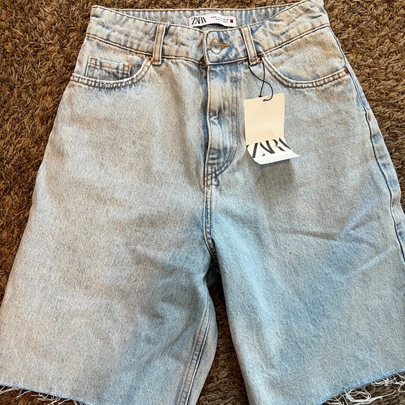 NWT Zara light wash long length high waisted 90's denim jean shorts size 4 - Picture 1 of 5